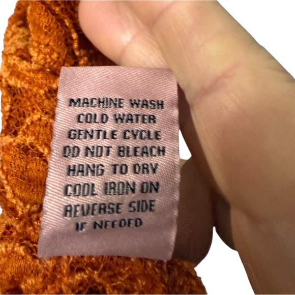 Fadedrose Women's Orange Floral Lace Top - Picture 8 of 8